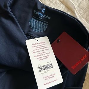 Size small women’s Tommy John activewear leggings